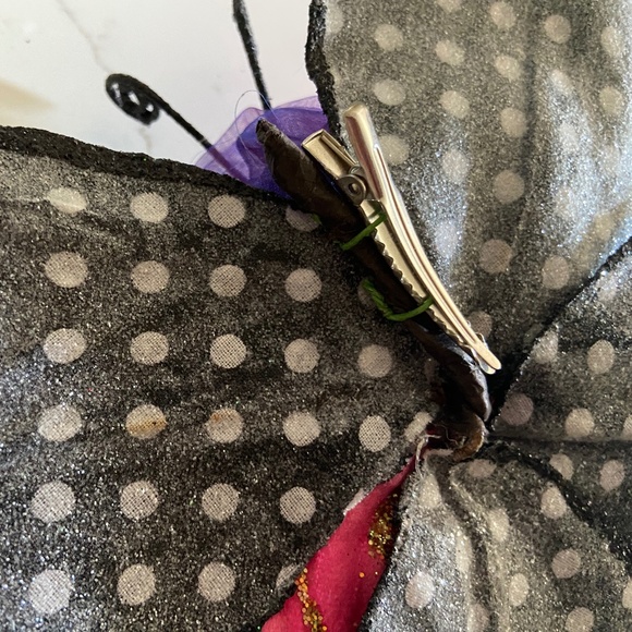 Butterfly Skull Decorative Clip Decor - Picture 6 of 8